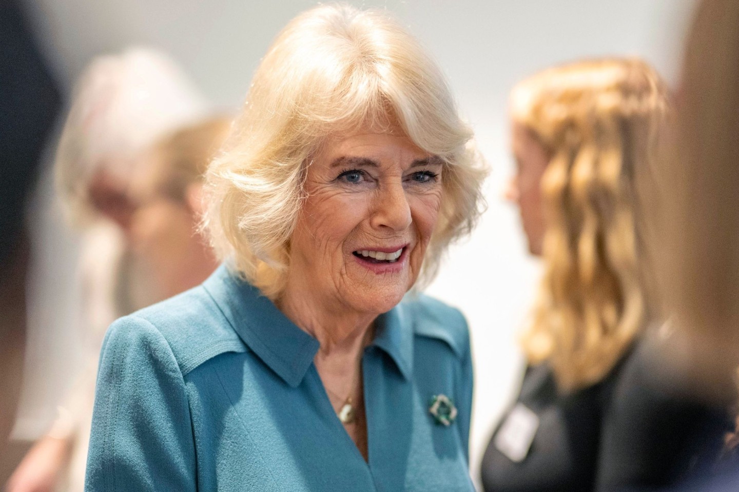 Die britische Königin Camilla hält das royale Spektakel am Laufen.