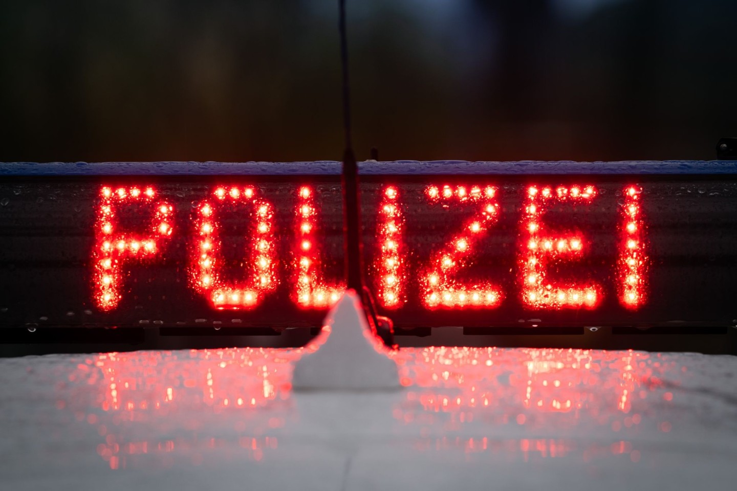 Polizisten und Feuerwehr-Sanitäter mussten nicht die Nachtschicht in dem Heim übernehmen.