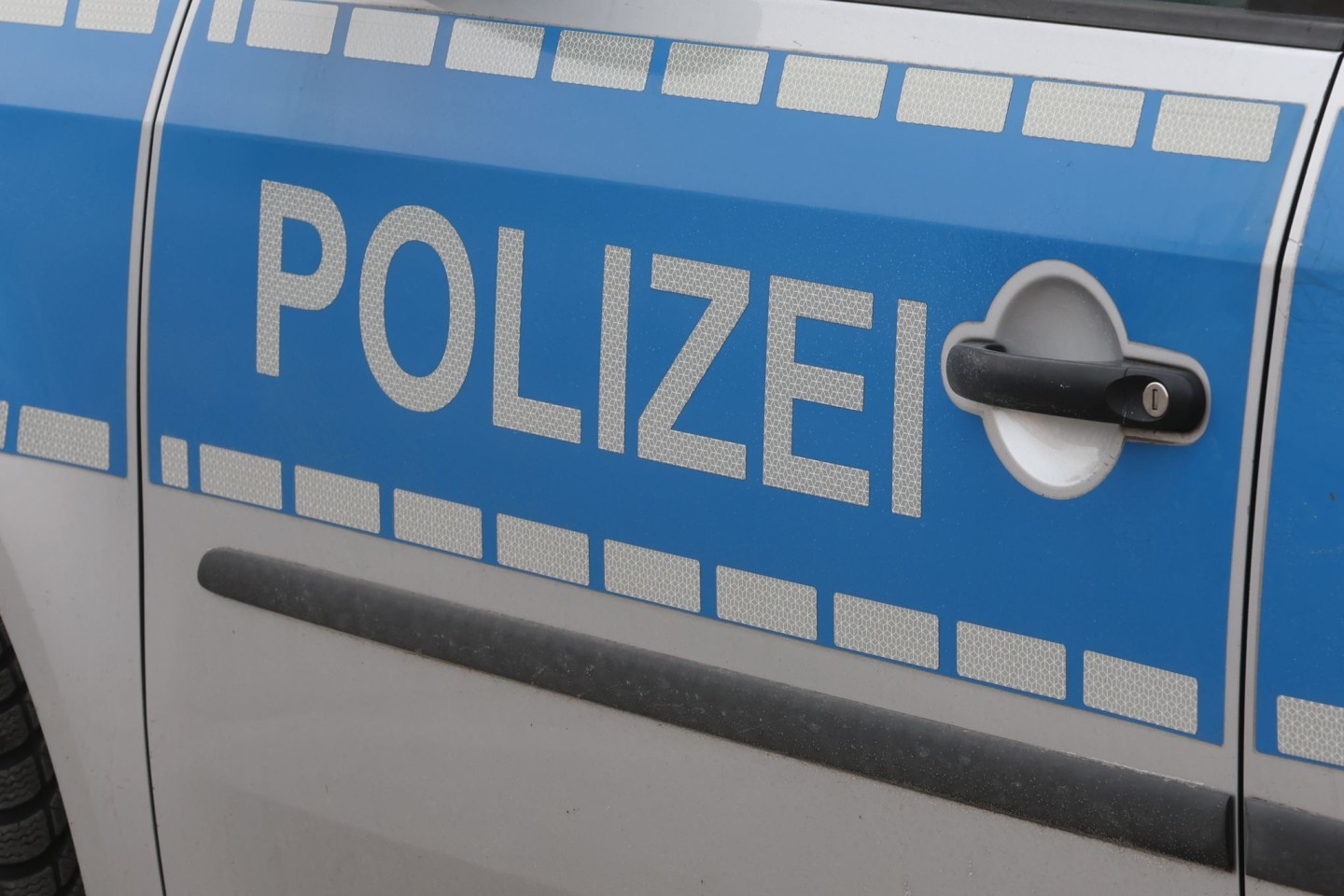 In Bad Oeynhausen wurde eine Leiche in einem Müllcontainer gefunden. Die Polizei sucht nach wie vor Zeugen (Symbolbild).