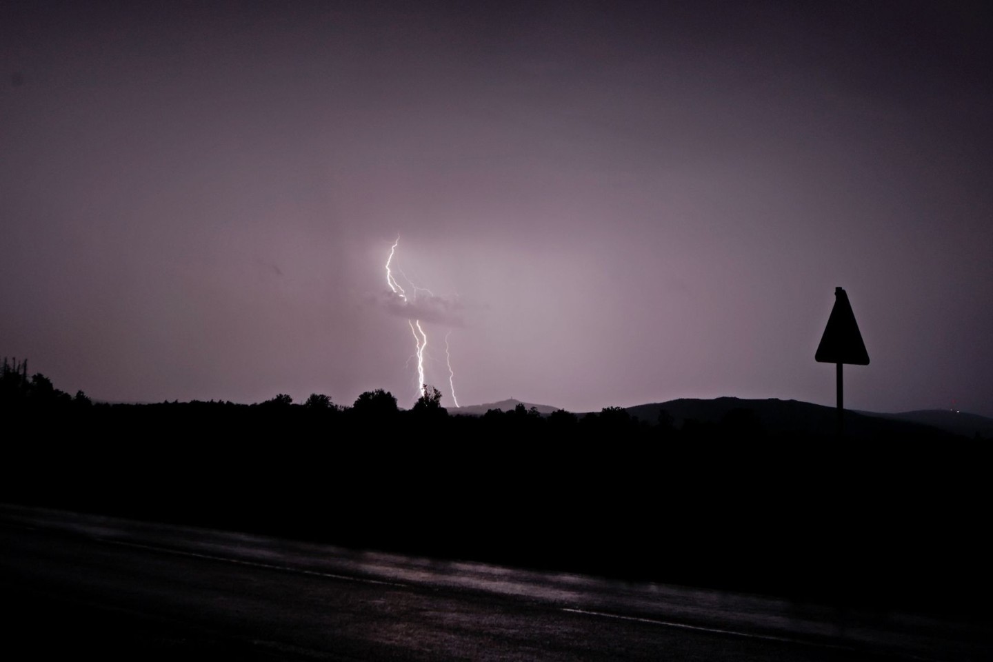 Schwere Gewitter ziehen über den Harz hinweg.